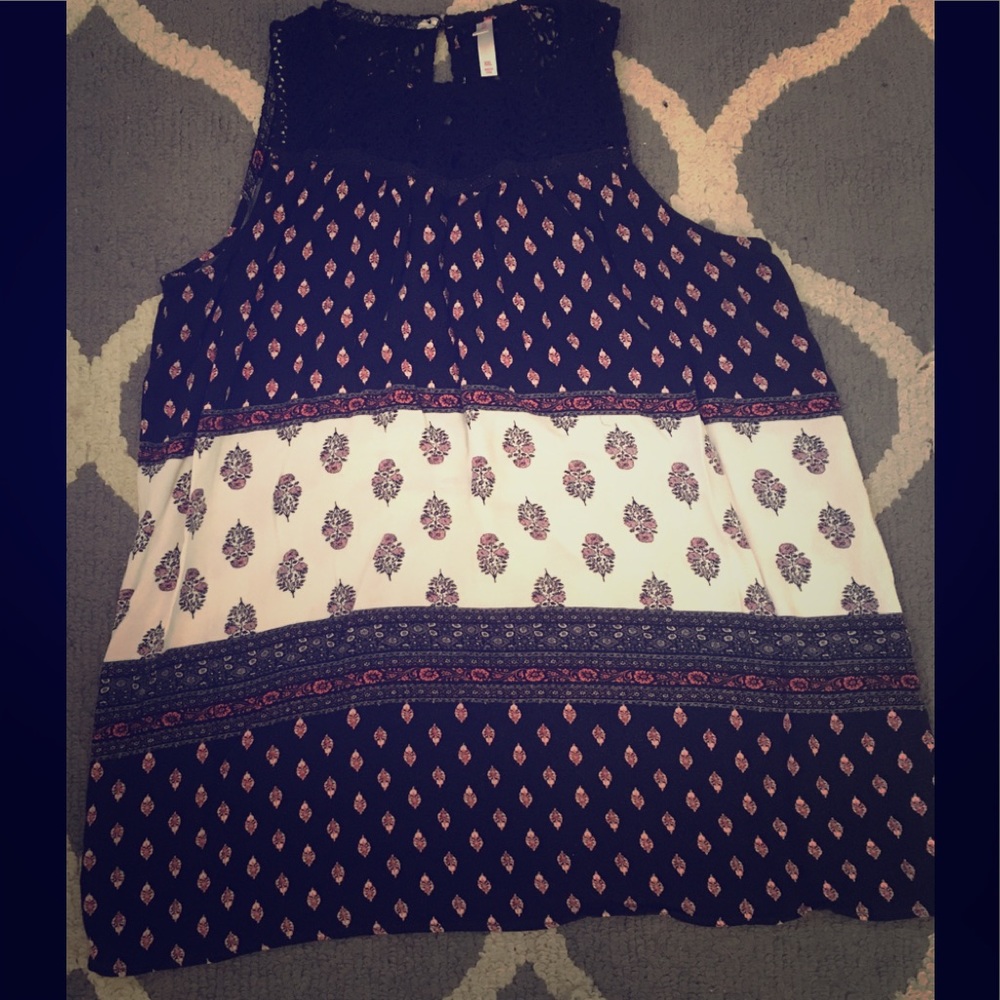 Xhilaration flowered flowy tank